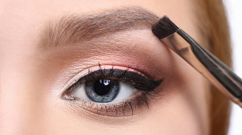 Как красить брови тенями